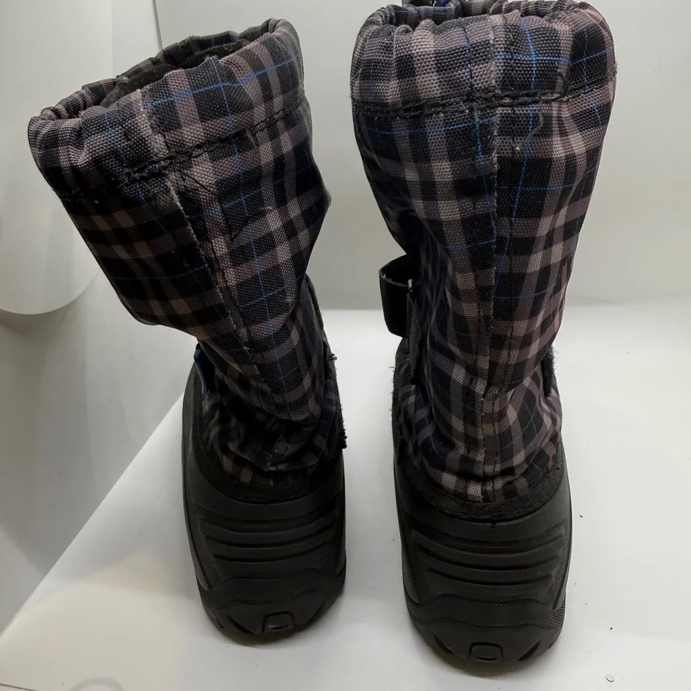 Kamik Finley Kids Snow Boots Grey Blue Plaid Waterproof Insulated Size 4